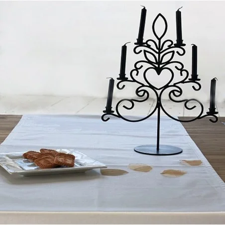 White table runner